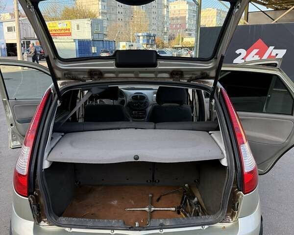 Желтый ВАЗ 1119 Калина, объемом двигателя 1.6 л и пробегом 58 тыс. км за 3100 $, фото 18 на Automoto.ua