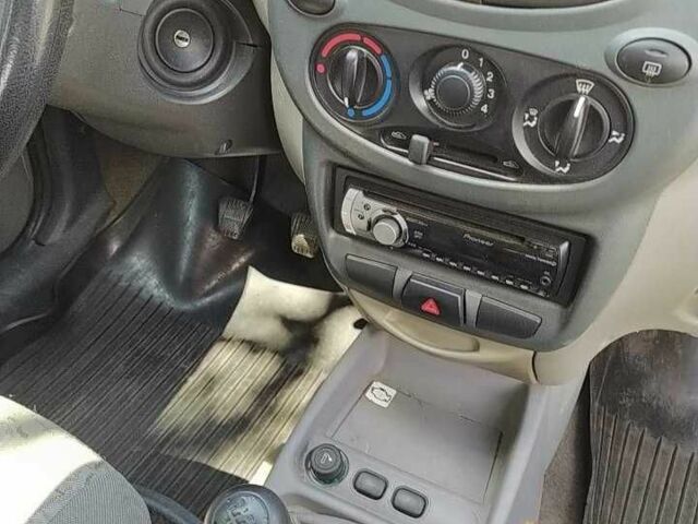 Сірий ВАЗ 1119 Калина, об'ємом двигуна 1.6 л та пробігом 98 тис. км за 1800 $, фото 1 на Automoto.ua