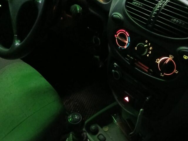 Серый ВАЗ 1119 Калина, объемом двигателя 1.6 л и пробегом 124 тыс. км за 2100 $, фото 8 на Automoto.ua