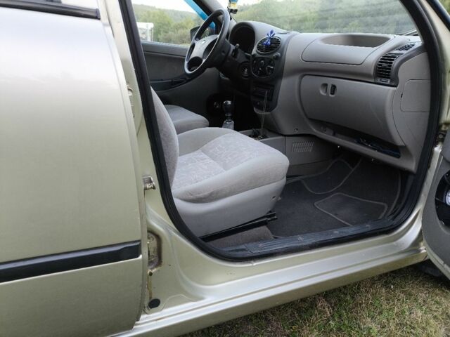 Сірий ВАЗ 1119 Калина, об'ємом двигуна 1.6 л та пробігом 102 тис. км за 1670 $, фото 6 на Automoto.ua