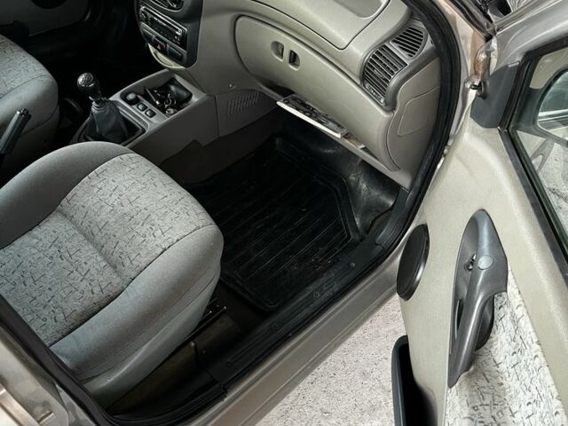 Серый ВАЗ 1119 Калина, объемом двигателя 1.6 л и пробегом 96 тыс. км за 1700 $, фото 7 на Automoto.ua