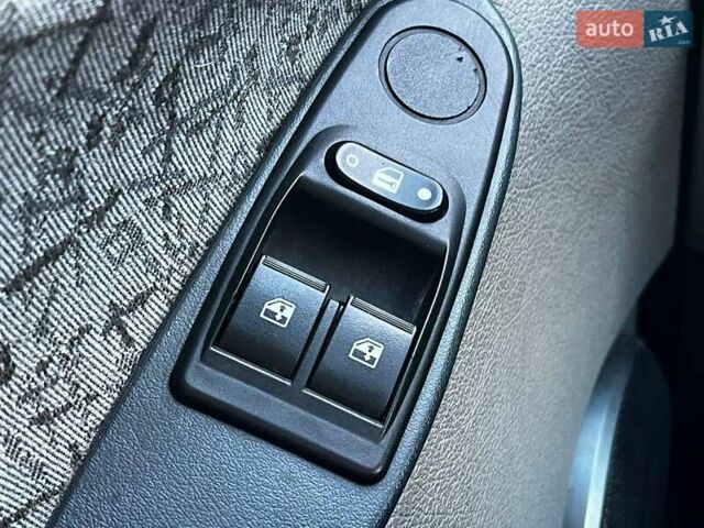 Сірий ВАЗ 1119 Калина, об'ємом двигуна 1.6 л та пробігом 160 тис. км за 2990 $, фото 13 на Automoto.ua