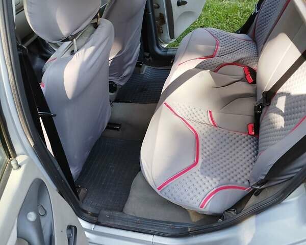 Серый ВАЗ 1119 Калина, объемом двигателя 1.6 л и пробегом 142 тыс. км за 1800 $, фото 11 на Automoto.ua