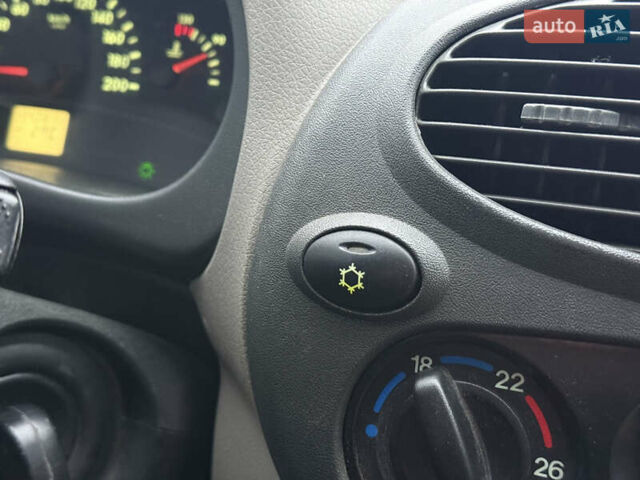 Серый ВАЗ 1119 Калина, объемом двигателя 1.39 л и пробегом 140 тыс. км за 2499 $, фото 11 на Automoto.ua