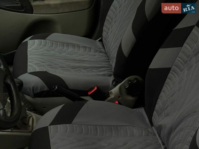 Сірий ВАЗ 1119 Калина, об'ємом двигуна 1.6 л та пробігом 118 тис. км за 2000 $, фото 7 на Automoto.ua