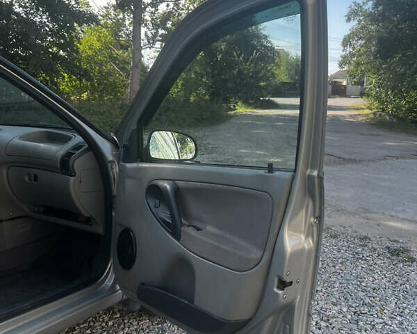 Сірий ВАЗ 1119 Калина, об'ємом двигуна 1.4 л та пробігом 175 тис. км за 2800 $, фото 10 на Automoto.ua
