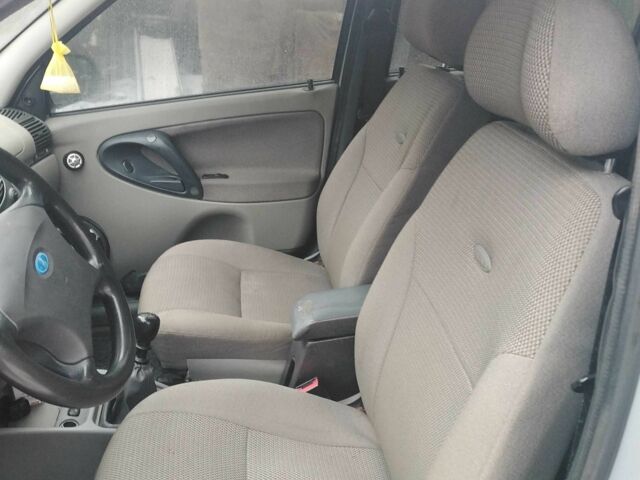 Сірий ВАЗ 1119 Калина, об'ємом двигуна 1.6 л та пробігом 183 тис. км за 2000 $, фото 7 на Automoto.ua