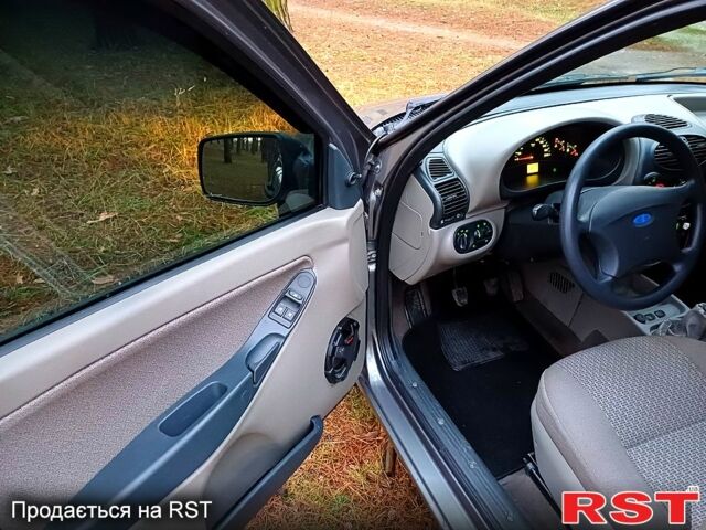 Сірий ВАЗ 1119 Калина, об'ємом двигуна 1.6 л та пробігом 116 тис. км за 3500 $, фото 4 на Automoto.ua