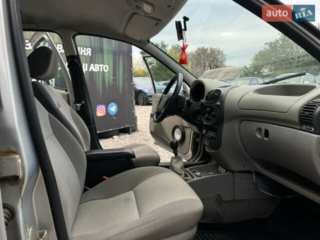 Сірий ВАЗ 1119 Калина, об'ємом двигуна 1.6 л та пробігом 200 тис. км за 1900 $, фото 17 на Automoto.ua