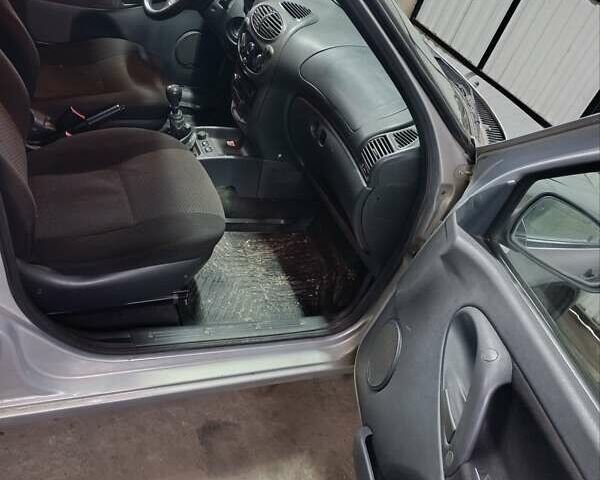 Серый ВАЗ 1119 Калина, объемом двигателя 1.6 л и пробегом 143 тыс. км за 2000 $, фото 12 на Automoto.ua