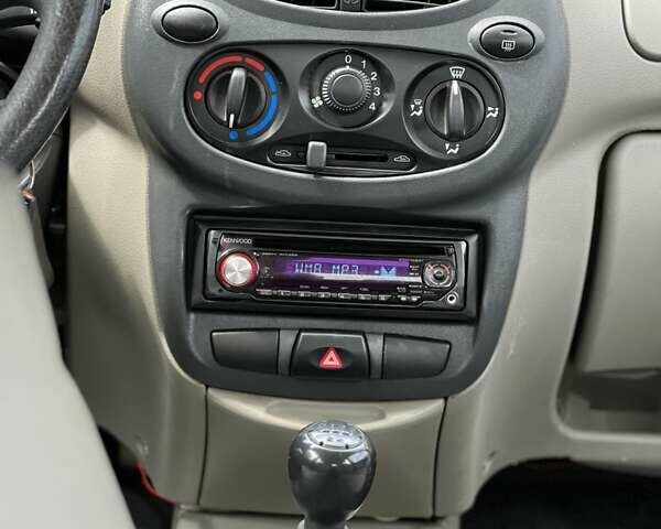 Синий ВАЗ 1119 Калина, объемом двигателя 1.6 л и пробегом 111 тыс. км за 3200 $, фото 3 на Automoto.ua