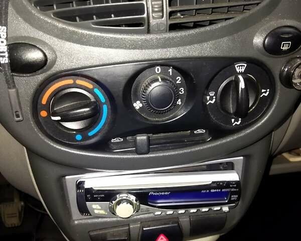 Синий ВАЗ 1119 Калина, объемом двигателя 1.6 л и пробегом 97 тыс. км за 1500 $, фото 9 на Automoto.ua