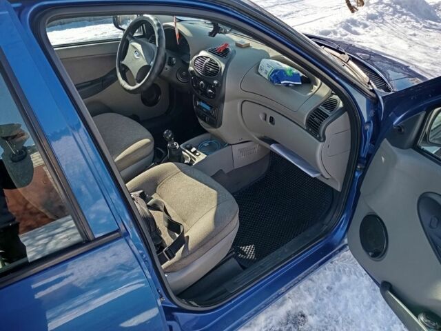 Синій ВАЗ 1119 Калина, об'ємом двигуна 1.6 л та пробігом 179 тис. км за 2200 $, фото 4 на Automoto.ua