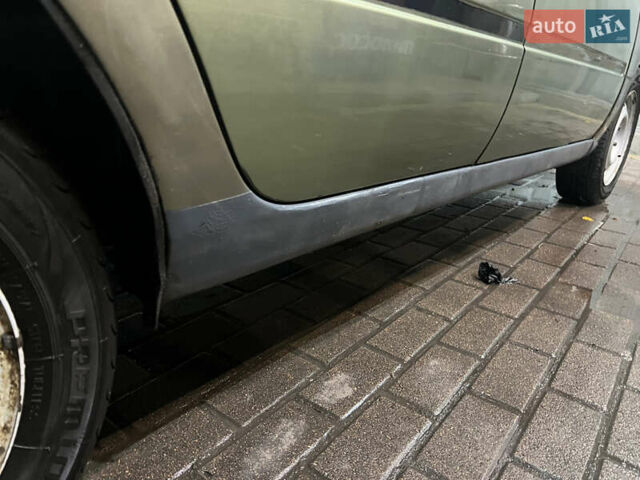 Зелений ВАЗ 1119 Калина, об'ємом двигуна 1.6 л та пробігом 198 тис. км за 2000 $, фото 4 на Automoto.ua