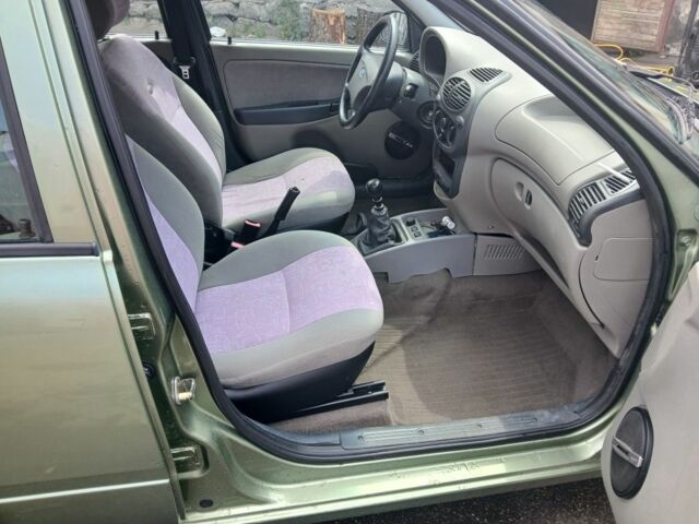 Зелений ВАЗ 1119 Калина, об'ємом двигуна 1.6 л та пробігом 99 тис. км за 2000 $, фото 6 на Automoto.ua