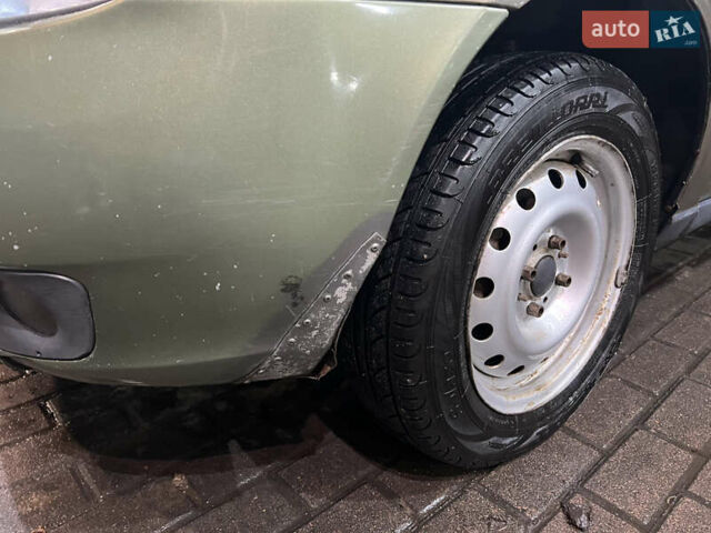 Зелений ВАЗ 1119 Калина, об'ємом двигуна 1.6 л та пробігом 198 тис. км за 2000 $, фото 7 на Automoto.ua