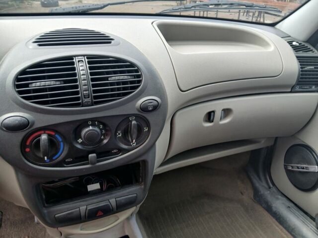 Зелений ВАЗ 1119 Калина, об'ємом двигуна 1.6 л та пробігом 99 тис. км за 2000 $, фото 9 на Automoto.ua