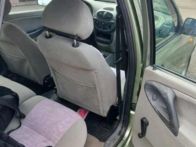 Зелений ВАЗ 1119 Калина, об'ємом двигуна 1.6 л та пробігом 99 тис. км за 2000 $, фото 5 на Automoto.ua