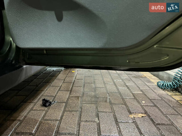 Зелений ВАЗ 1119 Калина, об'ємом двигуна 1.6 л та пробігом 198 тис. км за 2000 $, фото 19 на Automoto.ua