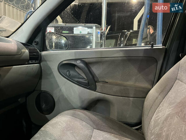 Зелений ВАЗ 1119 Калина, об'ємом двигуна 1.6 л та пробігом 198 тис. км за 2000 $, фото 22 на Automoto.ua