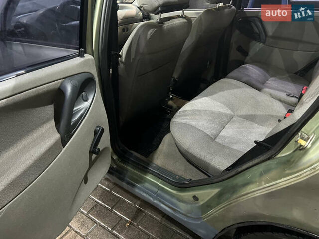 Зелений ВАЗ 1119 Калина, об'ємом двигуна 1.6 л та пробігом 198 тис. км за 2000 $, фото 11 на Automoto.ua