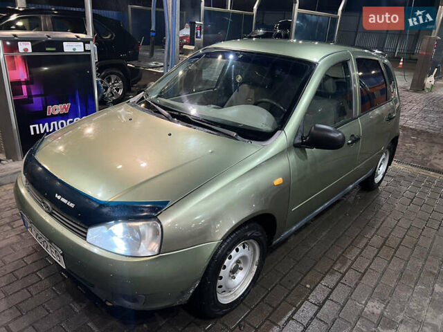 Зелений ВАЗ 1119 Калина, об'ємом двигуна 1.6 л та пробігом 198 тис. км за 2000 $, фото 1 на Automoto.ua