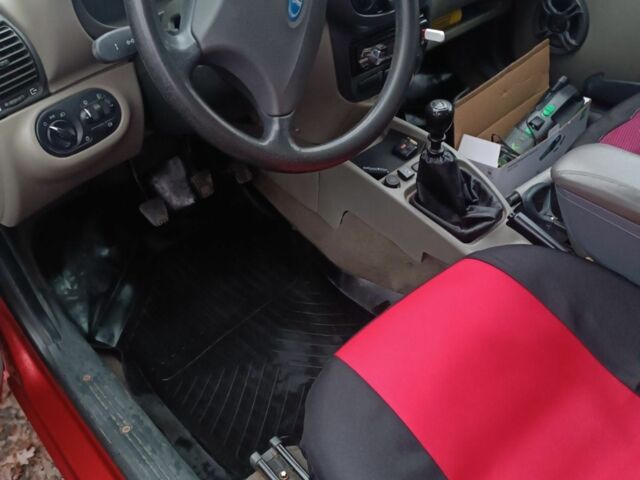 Красный ВАЗ 1119 Kalina Sport, объемом двигателя 0 л и пробегом 196 тыс. км за 1850 $, фото 3 на Automoto.ua