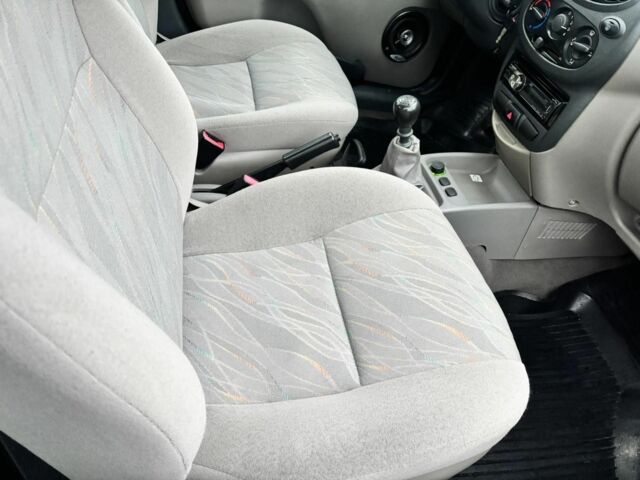 Красный ВАЗ 1119 Kalina Sport, объемом двигателя 1.4 л и пробегом 30 тыс. км за 3700 $, фото 6 на Automoto.ua