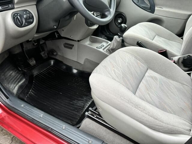 Красный ВАЗ 1119 Kalina Sport, объемом двигателя 1.4 л и пробегом 30 тыс. км за 3700 $, фото 5 на Automoto.ua