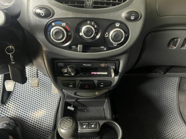 Серый ВАЗ 1119 Kalina Sport, объемом двигателя 1.6 л и пробегом 75 тыс. км за 5500 $, фото 7 на Automoto.ua