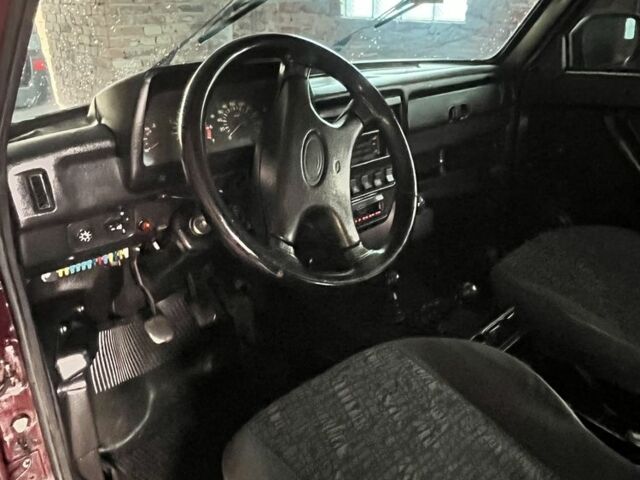 Красный ВАЗ 131, объемом двигателя 1.7 л и пробегом 195 тыс. км за 3300 $, фото 5 на Automoto.ua