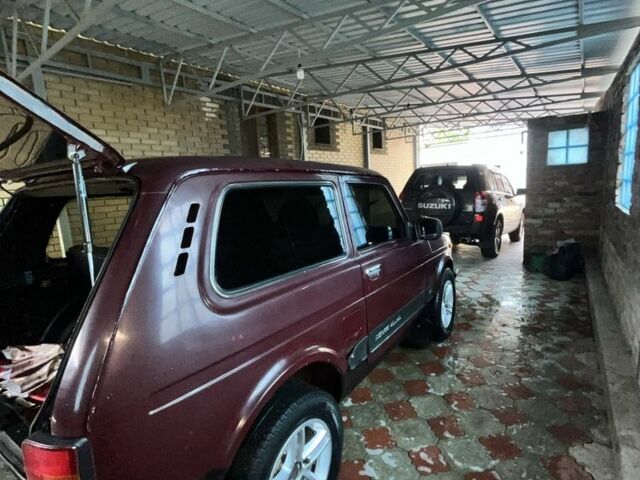 Красный ВАЗ 131, объемом двигателя 1.7 л и пробегом 195 тыс. км за 3300 $, фото 2 на Automoto.ua