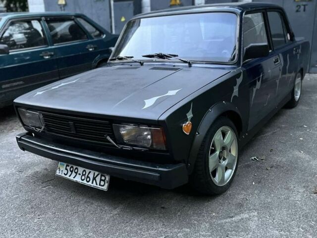 Синий ВАЗ 131, объемом двигателя 1.5 л и пробегом 7 тыс. км за 1400 $, фото 1 на Automoto.ua