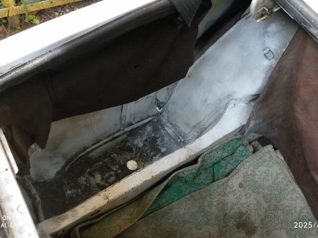 Белый ВАЗ 2101, объемом двигателя 1.2 л и пробегом 32 тыс. км за 476 $, фото 5 на Automoto.ua