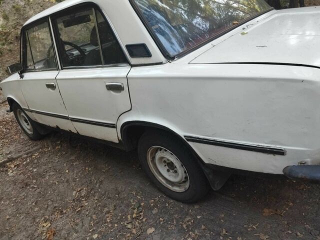 Белый ВАЗ 2101, объемом двигателя 1.5 л и пробегом 180 тыс. км за 534 $, фото 5 на Automoto.ua