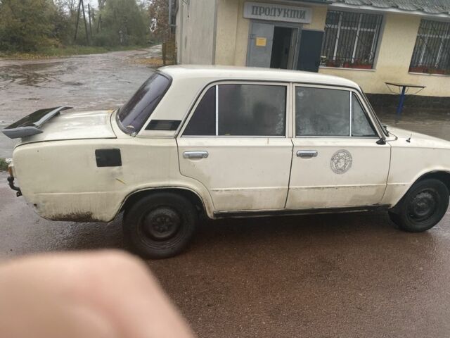Белый ВАЗ 2101, объемом двигателя 0 л и пробегом 1000 тыс. км за 360 $, фото 2 на Automoto.ua