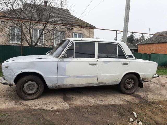 Белый ВАЗ 2101, объемом двигателя 1.3 л и пробегом 220 тыс. км за 356 $, фото 2 на Automoto.ua