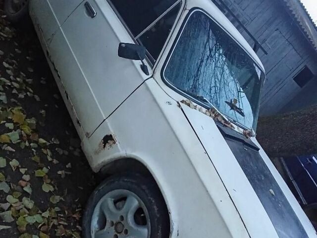 Белый ВАЗ 2101, объемом двигателя 2 л и пробегом 150 тыс. км за 420 $, фото 2 на Automoto.ua