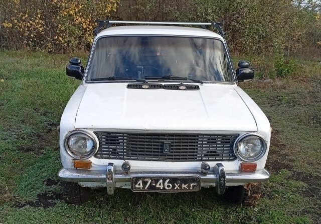 Белый ВАЗ 2101, объемом двигателя 1.3 л и пробегом 100 тыс. км за 500 $, фото 3 на Automoto.ua