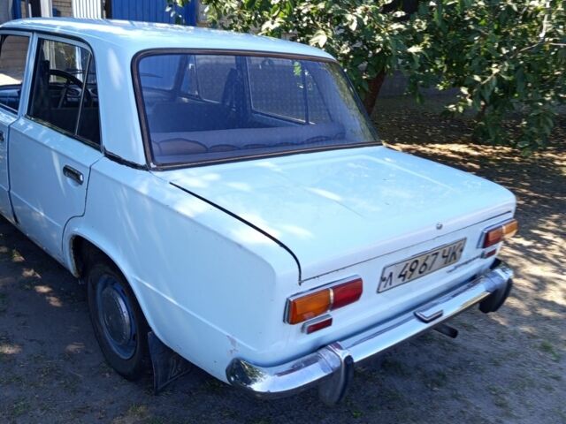 ВАЗ 2101 1973 в Чигирине на Automoto.ua Белый ВАЗ 2101, объемом двигателя 1 л и пробегом 49 тыс. км за 864 $, фото 5 на Automoto.ua