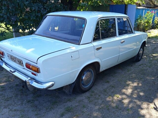 ВАЗ 2101 1973 в Чигирине на Automoto.ua Белый ВАЗ 2101, объемом двигателя 1 л и пробегом 49 тыс. км за 864 $, фото 2 на Automoto.ua