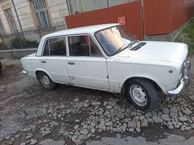 Белый ВАЗ 2101, объемом двигателя 1 л и пробегом 800 тыс. км за 325 $, фото 4 на Automoto.ua