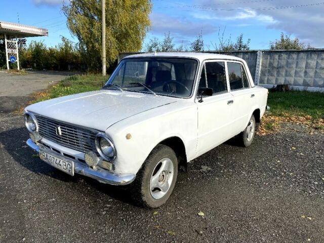 ВАЗ 2101 1974 в Гайвороне на Automoto.ua Белый ВАЗ 2101, объемом двигателя 1.2 л и пробегом 10 тыс. км за 476 $, фото 1 на Automoto.ua