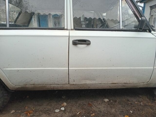 Белый ВАЗ 2101, объемом двигателя 0 л и пробегом 200 тыс. км за 429 $, фото 2 на Automoto.ua