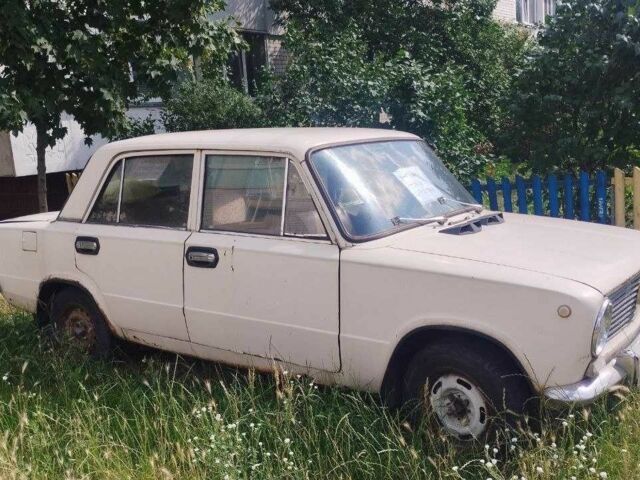 Белый ВАЗ 2101, объемом двигателя 1.3 л и пробегом 100 тыс. км за 384 $, фото 1 на Automoto.ua