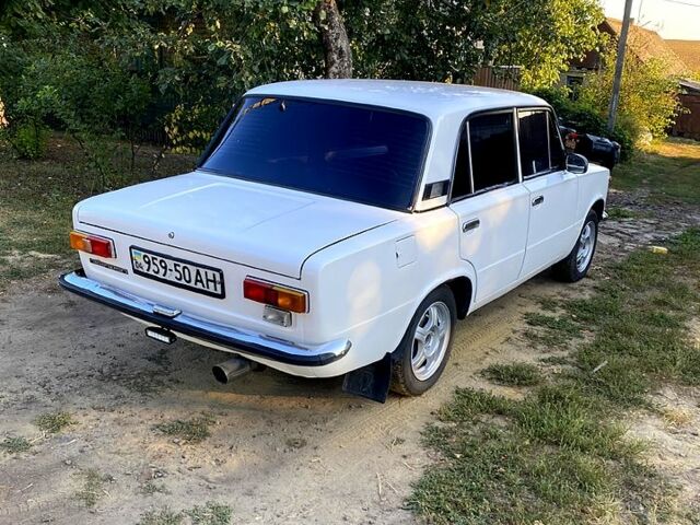 Белый ВАЗ 2101, объемом двигателя 1.5 л и пробегом 300 тыс. км за 1300 $, фото 2 на Automoto.ua