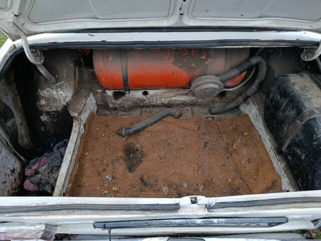 Белый ВАЗ 2101, объемом двигателя 1.3 л и пробегом 500 тыс. км за 214 $, фото 7 на Automoto.ua