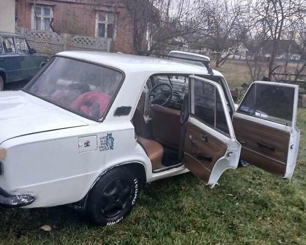 Белый ВАЗ 2101, объемом двигателя 1.3 л и пробегом 456 тыс. км за 298 $, фото 3 на Automoto.ua