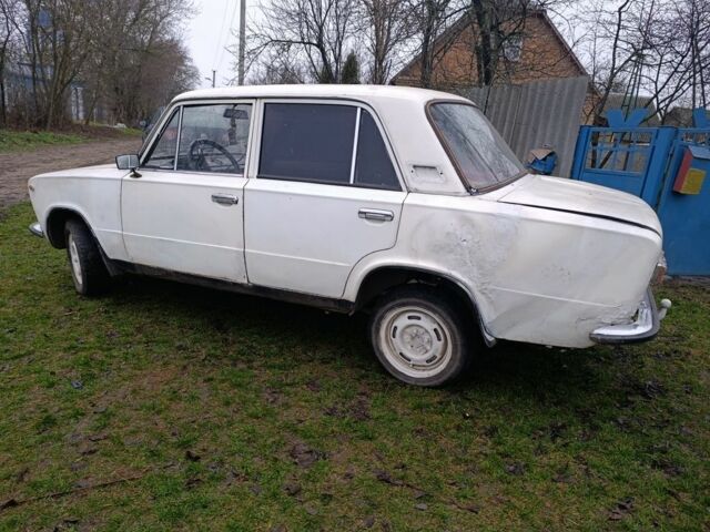Белый ВАЗ 2101, объемом двигателя 1.3 л и пробегом 500 тыс. км за 214 $, фото 4 на Automoto.ua