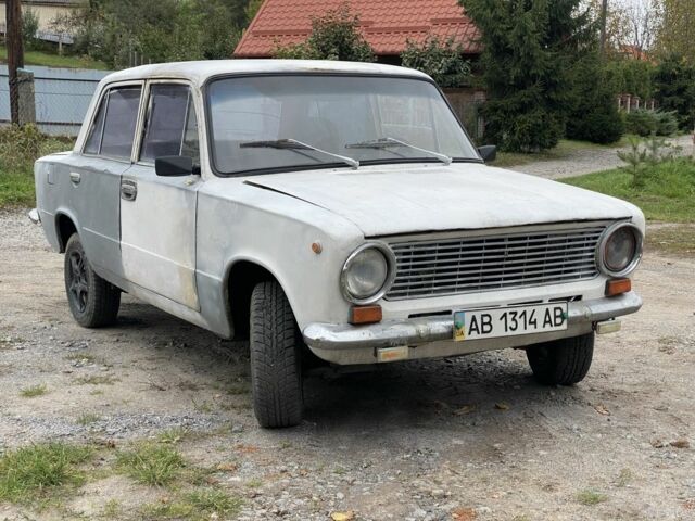 Белый ВАЗ 2101, объемом двигателя 0 л и пробегом 2 тыс. км за 300 $, фото 2 на Automoto.ua